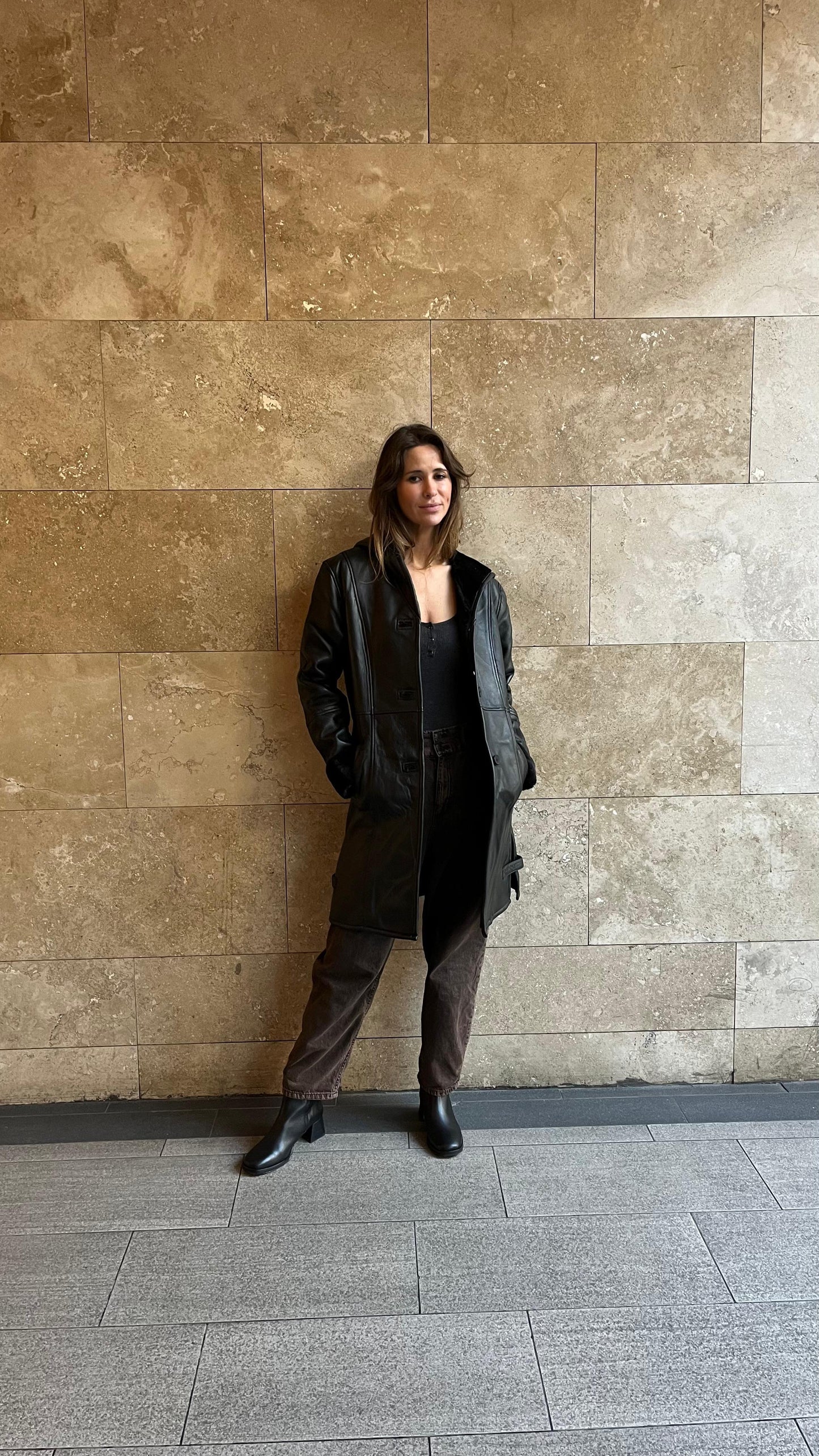 Gamulán Negro 100% cuero ovino