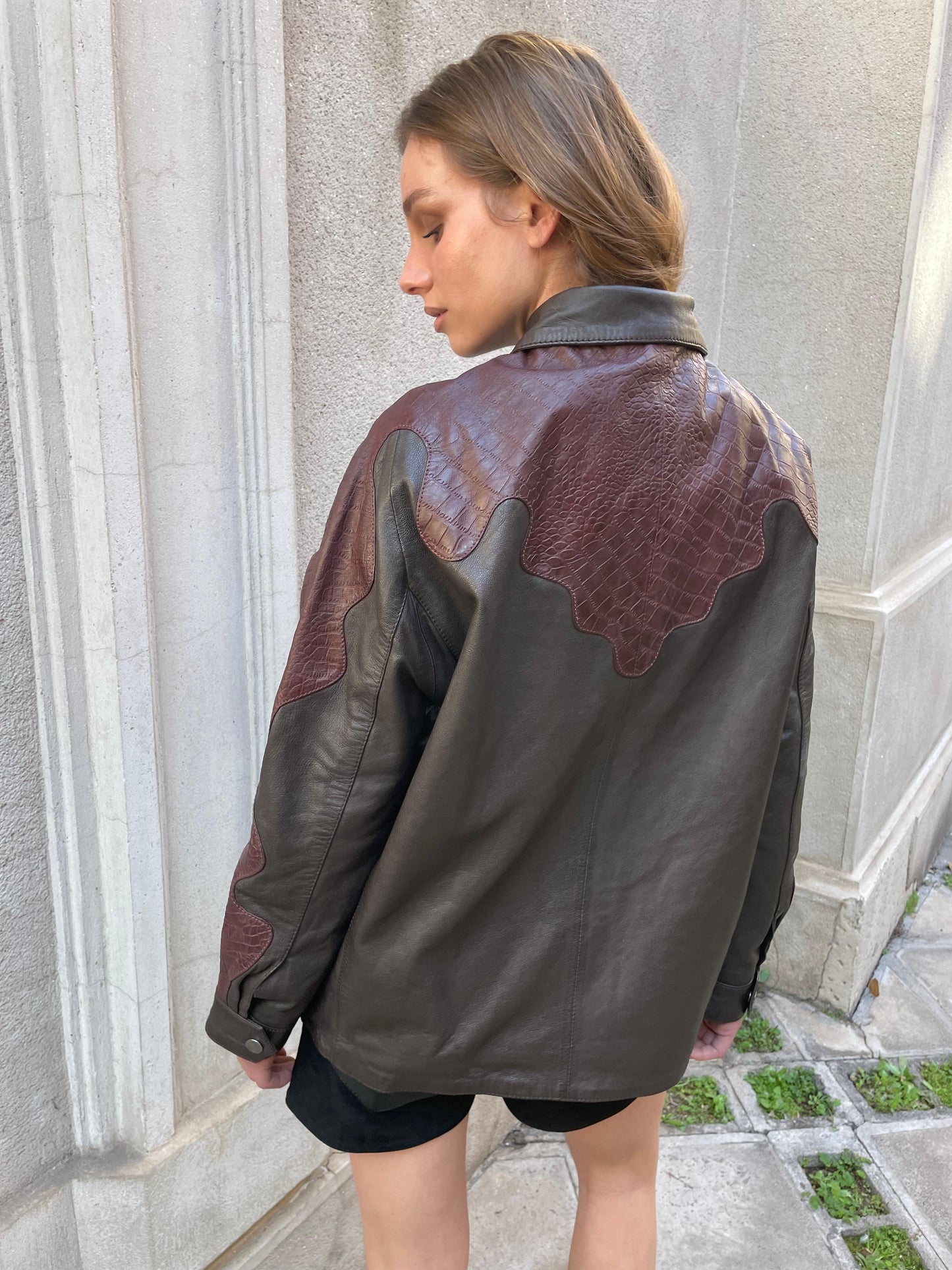 CHAQUETA DE CUERO CROCO CHOCOLATE