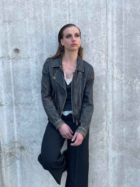 BOMBER DE CUERO NEGRA