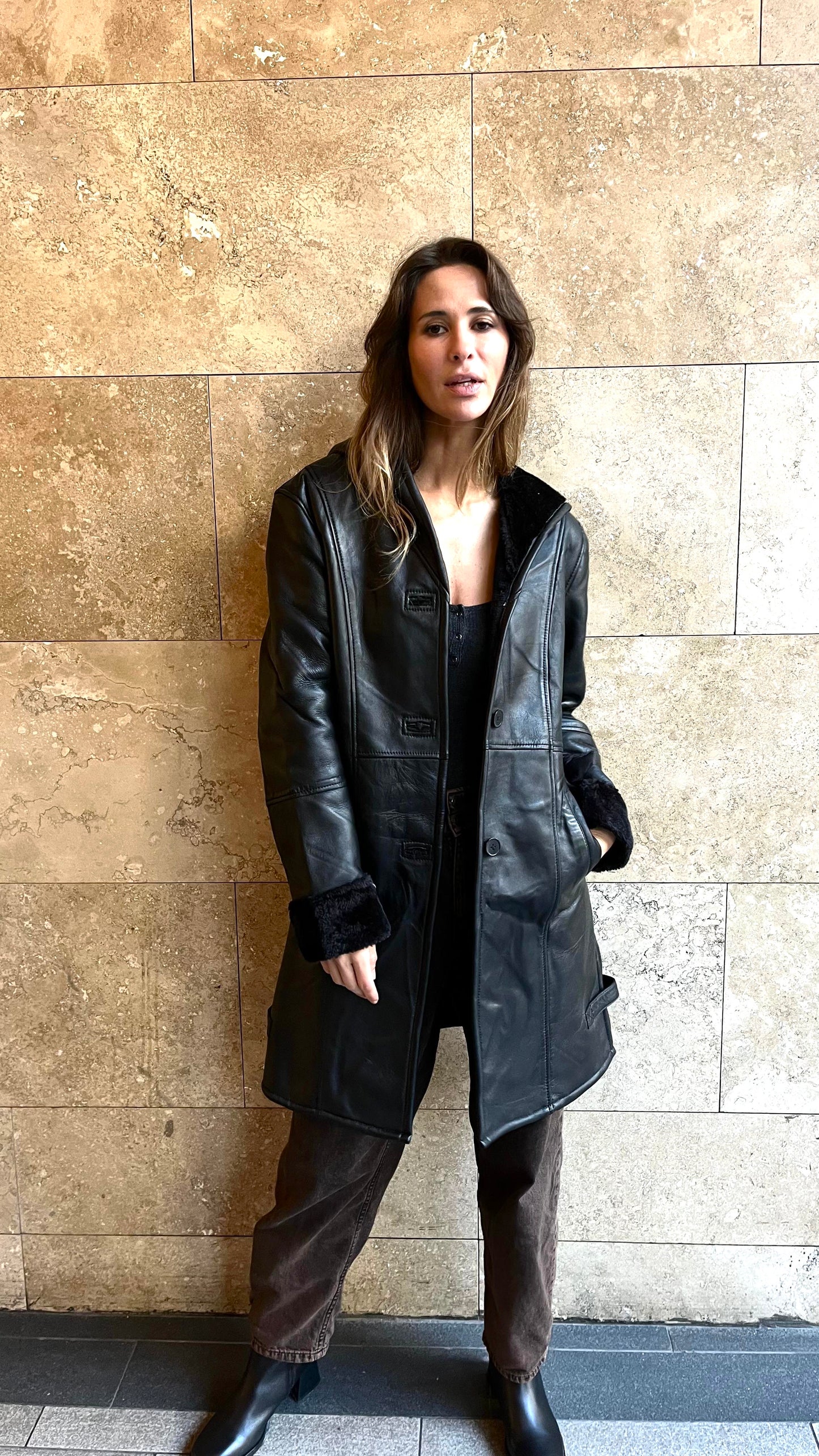 Gamulán Negro 100% cuero ovino