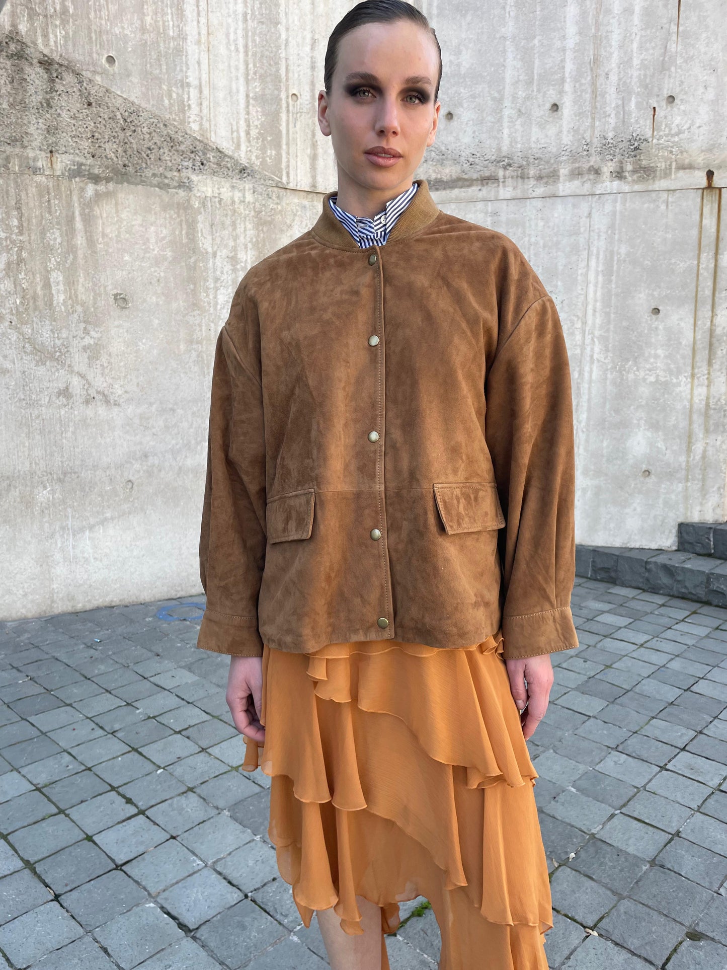 CHAQUETA BOMBER GAMUZA CAMEL