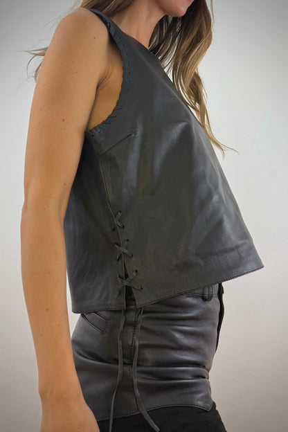 Polera de cuero negra