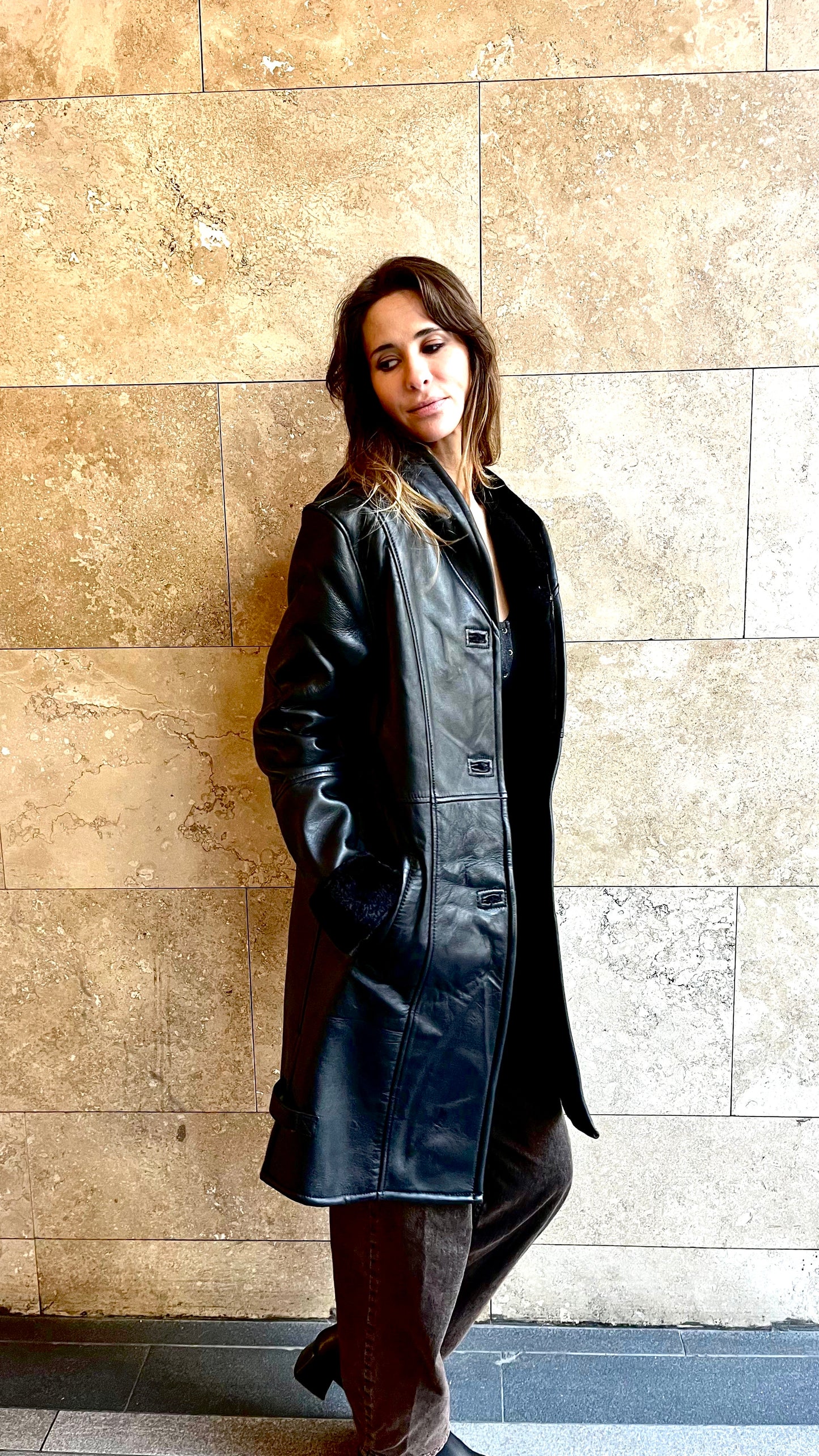 Gamulán Negro 100% cuero ovino