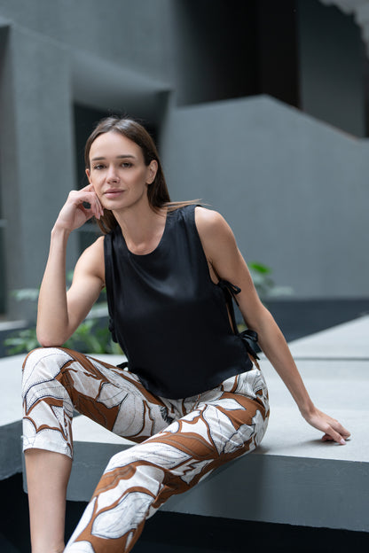 Blusa Morata nudos negra