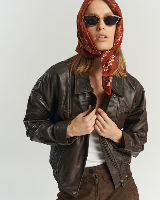 Bomber Cuero Chocolate — Leather for Life | 100% Cuero Ovino HER