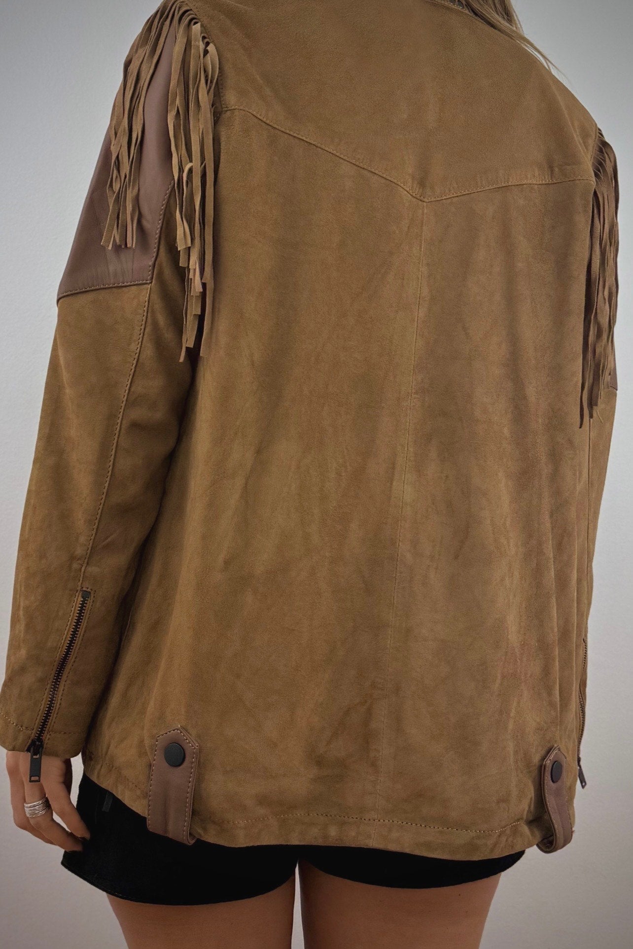 Chaqueta de Gamuza con flecos Camel