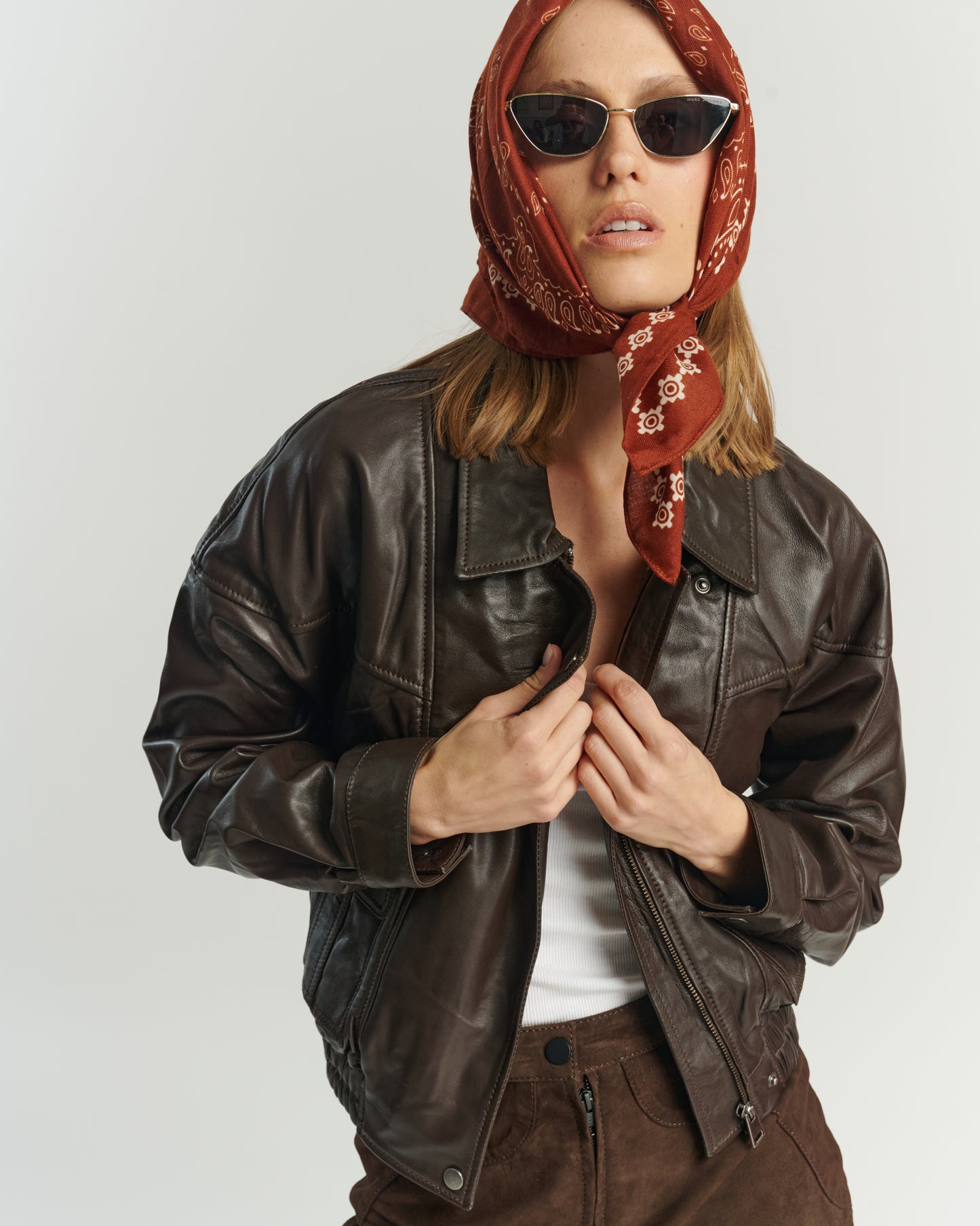 BOMBER DE CUERO CHOCOLATE