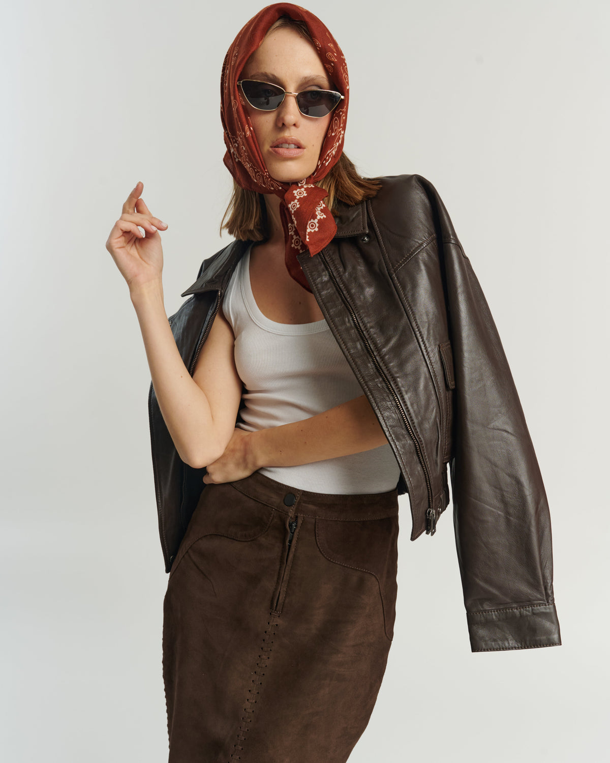 Bomber Cuero Chocolate — Leather for Life | 100% Cuero Ovino HER