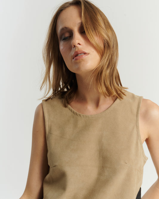 Polera de Gamuza sin Mangas Taupe