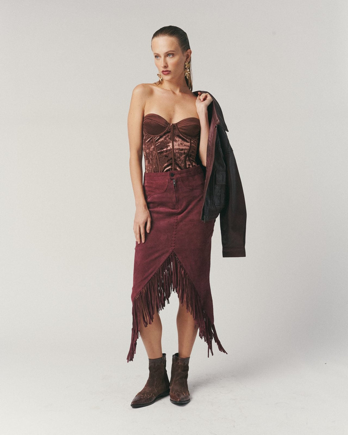 Bomber cuero negra mujer HER Chile — vista frontal